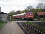 Die Br. 111 077-4 fuhr am 17.04.06 mit einem Regional Express(RE).