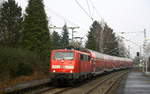 111 158 DB kommt mit dem RE4 von Dortmund-HBf nach Aachen-Hbf und kommt aus Richtung Neuss-Hbf,Mönchengladbach-Hbf,Rheydt-Hbf,Wickrath,Beckrath,Herrath und fährt in Erkelenz ein und