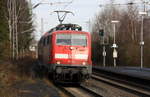 111 116 DB kommt mit dem RE4 von Dortmund-HBf nach Aachen-Hbf und kommt aus Richtung Neuss-Hbf,Mönchengladbach-Hbf,Rheydt-Hbf,Wickrath,Beckrath,Herrath und fährt in Erkelenz ein und fährt dann weiter in Richtung Baal,Hückelhoven-Baal,Brachelen,Lindern,Süggerrath,Geilenkirchen,Frelenberg,Zweibrüggen,Übach-Palenberg,Rimburg,Finkenrath,Hofstadt,Herzogenrath, Kohlscheid,Richterich,Laurensberg,Aachen-West,Aachen-Schanz,Aachen-Hbf.
Aufgenommen vom Bahnsteig 1 in Erkelenz. 
Bei Sonne und Wolken am Mittag vom 23.12.2016.