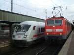 BR 111 012-1 mit RE 4 Dortmund - Aachen , ber Wuppertal,  links der Steuerwagen des Ex - Metropolitan,im Dortmunder Hbf.