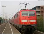 111 126 steht mit dem als RE10424 vorzeitig in Geilenkirchen geendetem RE in Gleis 3, in 10 Minuten wird dieser Zug als RE10433 wieder richtung Dortmund fahren. 13.4.2009