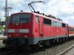 Die Frankfurter 111 102-0 konnte am 30.5.2009 mit einer RB nach Heidelberg in Weinheim aufgenommen werden. Sie ist eine der wenigen 111er mit Zugzielanzeiger.