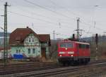 Der  Drei Lwen Takt  in Hessen: 111 064-2 als Tfzf in Fahrtrichtung Norden.