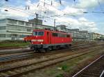 Die 111 171 am 26.08.2008 bei einer Rangierfahrt im Regensburger Hbf.