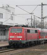 111 048-5 bei der Bereitstellung am 01.03.2013 im Bahnhof von Offenburg.