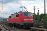 Nachschuss auf 111 001-4, die am 08.06.2013 sich dem Publikum auf der Fahrzeugparade des Sommerfestes des DB Museum in Koblenz-Ltzel prsentiert.