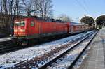 112 168 schiebt am 3.3.2018 den RE70 (RE21020) von Hamburg Hauptbahnhof in den Kieler Hauptbahnhof.