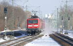 DB Regio mit Lok '112 111', zieht den RB10 Richtung Nauen. Hier, kurz vor der Einfahrt in den Bahnhof Berlin Jungfernheide im Februar 2021.