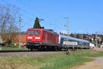 WEE 112 189 verlässt mit ihrem RB89-Ersatzzug den Bahnhof Wörnitzstein in Richtung Donauwörth.