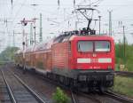 RE2 (RE 38137) beschleunigt am 01.05.2008 aus dem Bahnhof Lbbenau/Spreewald raus.