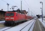 (Winterrckblick 2009/10) Rolfs Lieblingslok 112 120-1 zog mit einer Schwesterlokomotive den RE2 von Cottbus nach Rathenow.