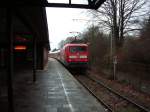 Der SCHLESWIG-HOLSTEIN EXPRESS fhrt aus dem Bahnhof Flensburg nach Padborg.
