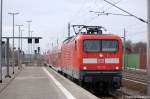 112 123 mit dem RE2 (RE 37411) nach Knigs Wusterhausen aus Stendal kommend bei der Einfahrt in den Bahnhof Rathenow.