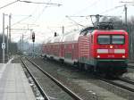 112 105 mit dem RE 5 nach Berlin Hauptbahnhof durchfhrt am 19. Januar 2013 den Bahnhof Teltow.