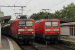 112 168-0 und 112 149-0 begegnen sich am 13.07.2015 im Bahnhof Neumünster.