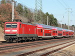 112 185 mit dem einem RE 5 (RE 3514) nach Stralsund auf dem Südlichen Berliner Außenring bei Diedersdorf am 26. März 2016. Gruß an den Tf!