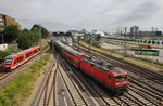 Begegnungen im Kieler Hauptbahnhof, während 112 175-5 den RE70 (RE21010) aus Hamburg Hauptbahnhof in den Bahnhof drückt, macht sich 648 340-7  Lüneburg  als RE72 (RE2191) nach Flensburg