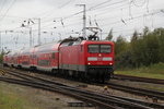 112 104+112 101(hinten)mit RE 4356 von Wünsdorf-Waldstadt nach Rostock Hbf bei der Einfahrt im Rostocker Hbf.07.10.2016