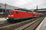 112 120 verlässt am 11.2.2017 mit dem RE5 (RE3512) von Wünsdorf-Waldstadt nach Stralsund Hauptbahnhof den Bahnhof Berlin Gesundbrunnen. 