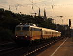 Rheingold - Da ist der Name Programm.
E10 1309 mit dem AKE Rheingold Leipzig - Dortmund.

Köln Messe/Deutz, 22. Juni 2017