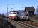 114 497 mit Eilzug nach Bremen beim Posten 120 in Osnabrck (27.3.1989).