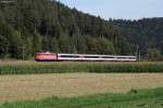 Die 113 267-9 zieht am 22.09.2013 den IC 186 nach Stuttgart und konnte dabei beim Bbf Neckarhausen (bei Horb) fotografiert werden.