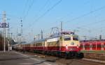 Bei besten Wetter kam die neu aufgearbeitete 113 309 mit dem AKE Rheingold nach Papenburg durch Köln Deutz gefahren. 

Köln Messe/Deutz 27.02.2016