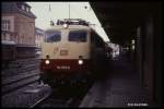 114503 fährt am 17.11.1990 um 12.40 Uhr verspätet mit dem D 2443 nach Bad Harzburg auf Gleis 11 in Osnabrück HBF ein.