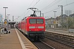 Einfahrt von 114 011 am 21.03.2015 mit einer RB 50 (Frankfurt (Main) Hbf - Wächtersbach) in Frankfurt (Main) Süd.