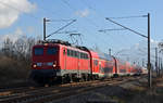 115 261 führte am 04.12.18 ihren Pbz 2467 von Leipzig nach Berlin durch Greppin Richtung Dessau. Der Zug bestand aus 5 Doppelstockwagen, darunter ein Steuerwagen, sowie zwei IC-Wagen und 101 063. Diese wird in Dessau vom Zug gegangen sein.