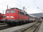 115 205-7von DB Autozug ist mit PbZ 2411 am 27.03.2008 auf dem Weg nach Mnchen in Plochingen auf berholung gegangen.