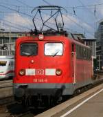 110 148 darf auf ein langes Leben zurckblicken. Am 14.08.58 wurde sie als E10 148 in Ozeanblau/Baige abgeliefert. Nach beheimatungen in den Werken Koblenz-Mosel und Heidelberg ging sie zum 13.11.59 an das Werk Kln. Dort blieb sie bis zum 30.04.2007 (!!!!!!). Danach ging es mit einer Umzeichnung zur 115 nach Berlin-Rummelsberg. Auf ihre letzten Tage durfte sie noch in Mnchen Zge bereitstellen. Ihr 50. Dienstjahr htte sie beinahe geschafft. Zum heutigen 29.05.08 geht sie in den Wohlverdienten Ruhestand. Amen ;)                                                                                                                            