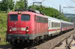 Die 115 205-7 zieht den ICE Ersatz mit 115 346-9 im Schlepp von Hamm nach Bonn durch Wuppertal Vohwinkel am 27.06.2010