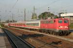 Die 115 278-4 zieht den PbZ 2471 im schnsten Abendlicht von Dortmund nach Frankfurt durch Oberhausen HBF weiter nach Kln Deutzerfeld zum Wenden am 28.09.2011