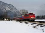 Die 115 293 mit einem Turnuszug am 04.02.2012 unterwegs bei Niederaudorf.