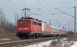 115 350 hatte am 21.02.13 die Aufgabe den PbZ 2466 von Leipzig nach Berlin zu fahren. Hier durchfhrt der PbZ Greppin Richtung Dessau. Hinter der Zuglok luft noch 101 080 und am Schluss 101 023 mit.