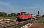 Pbz 2459 am 15.08.2013 war die Aufgabe der 115 448-3. Hier bei der Durchfahrt auf der KBS 703 in Orschweier gen Freiburg (Brsg) Hbf. Der Zug bestand an diesem Tag aus der 120 112-8  Mrklin My World , einem Steuerwagen und 14 IC Wagen.