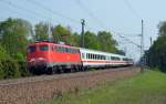 115 293 oblag am 01.05.14 die Beförderung des PbZ 2467 von Berlin nach Leipzig. Mit vier IC-Wagen am Haken fuhr sie durch Burgkemnitz ihrem nächsten Halt in Bitterfeld entgegen. Wegen Bauarbeiten am Knoten Roßlau werden diese PbZ bis zum 27.05.14 über Wittenberg gefahren.