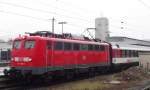 Am 5.4.14 stand die 115 198 mit einem Gäubahn Intercity im Stuttgarter Hauptbahnhof und setzt in kürze ihre Fahrt nach Singen fort.