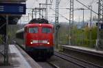 Die 115 350-1 am 2015:04:25 um 16:45Uhr in Richtung Stuttgart bei der Durchfahrt des Haltepunkts Hulb.