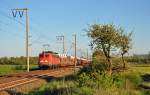 139 132-5 fuhr am 07.05.2015 mit einem Güterzug nach Emden, hier bei Veenhusen.