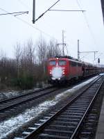 140 423 durchfhrt Braunschweig mit einem Autozug in Richtung Osten (18.3.2008)