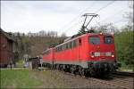 140 783 und 140 861 schleppen den  Modellbahngerechten  61263 von Bochum nach Dillenburg. Mit 7 Coiltransportern haben die beiden Loks keine Probleme. Ab Altenhundem wird warscheinlich eine Schiebelok den Zug bis ins Siegerland naschieben. (27.04.2008)
