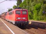 140 837-6 und eine weitere 140 ziehen einen Kohlenzug nach Hamburg. Elmshorn, 06.06.08