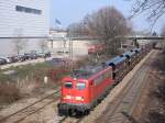 140 632 fhrt mit einem Gterzug am 15.03.2005 aus Richtung Mannheim kommend durch Karlsruhe. 