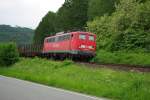 140 601-6 mit einem leeren Pipelinenzug in Fahrtrichtung Norden kurz vor Bad Sooden-Allendorf.