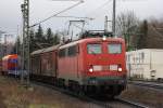 140 401 mit einem gemischten Gtezug am 12.12.2009 in Lehrte