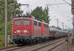 140 833-5 und 140 821-0 mit einem Gterzug Richtung Bonn bei Sechtem, 9.8.10