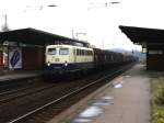 140 658-2 mit einem Gterzug zwischen Duisburg und Mnchengladbach auf Bahnhof Viersen am 21-10-1992.