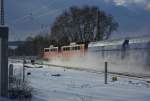 ... und sie wirbelten ganz gut den Neuschnee auf. 140 833-5 und 140 850-9 in Fahrtrichtung Sden. Aufgenommen am 09.12.2010 am B Eltmannshausen/Oberhone.